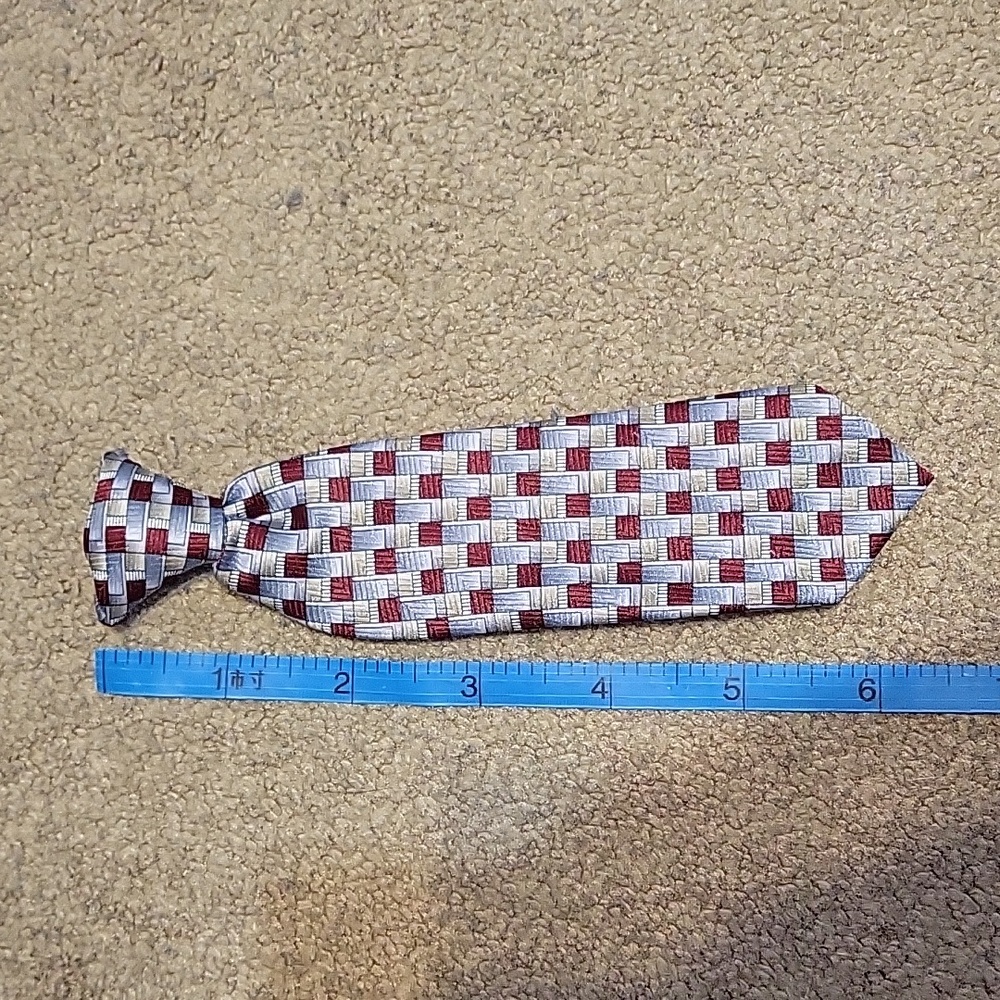 Boys clip on tie.